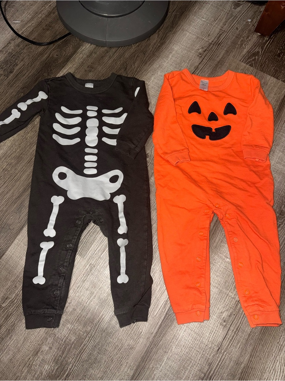 Carter’s Baby Boy Halloween Lot Skeleton & Pumpkin Bodysuits Size 18 Months